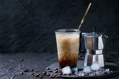 For a nice iced coffee the taste has to be strong. Keurig's New K-Elite Machine Brews Iced Coffee - Simplemost