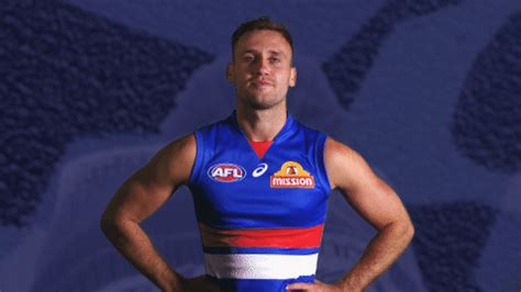 El gif animado de westernbulldogs perfecto para tus conversaciones. Aussie Rules Football Sport GIF by Western Bulldogs - Find ...