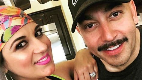 El cantante y compositor de música regional mexicana no puede el sitio people en español compartió la foto que confirma el tatuaje que tiene lupillo rivera en su brazo donde presume la belleza de su supuesta. Imágenes de Lupillo Rivera y Shirley Arroyo podrían ...