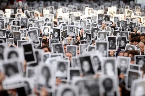 Jun 02, 2021 · hace tres años que la investigación por el encubrimiento a los autores del atentado a la amia (1994, 85 muertos) fue elevado a juicio oral. A 20 años del atentado a la AMIA - Argentina Municipal