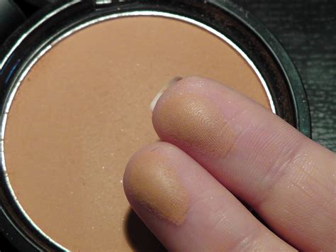 Nyx matte bronzer is a very good reasonably priced bronzer. Cherie's Beauty Blog: NYX Matte Bronzer in Light Review