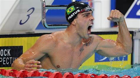 O nadador brasileiro busca a classificação para as semifinais dos 50m livre. Bruno Fratus bate americanos e é ouro nos 50m livre no Pan ...