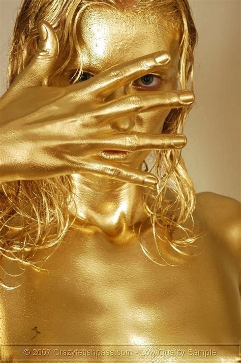 Body paint (contains nudity) 7 years ago. @ngela1610 | Or et dorures | Pinterest | Dell anima, Gold ...