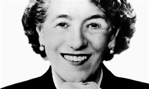 Enid blyton was born in east dulwich, london, to thomas carey blyton, who was a salesman of cutlery, and theresa mary harrison blyton. Un 11 de agosto nace la escritora Enid Blyton - Plumas libres