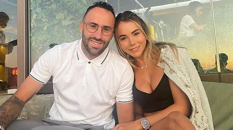 Daniela — the sister of arsenal goalkeeper david ospina — said both rodriguez and herself wanted to continue with their respective professions, and that couldn't have happened together. David Ospina wife - Jesica Sterling