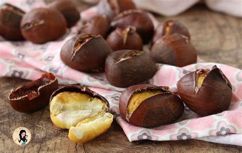 Parli di caldarroste e subito pensi al tepore del camino e a un calice di buon utilizzi alternativi. CASTAGNE AL FORNO morbidissime la ricetta e i consigli per ...