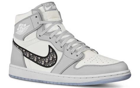 New details have emerged that those hoping to buy the shoe can enter a draw for the chance to either win the right to purchase a pair. Tenis Nike X Dior Air Jordan
