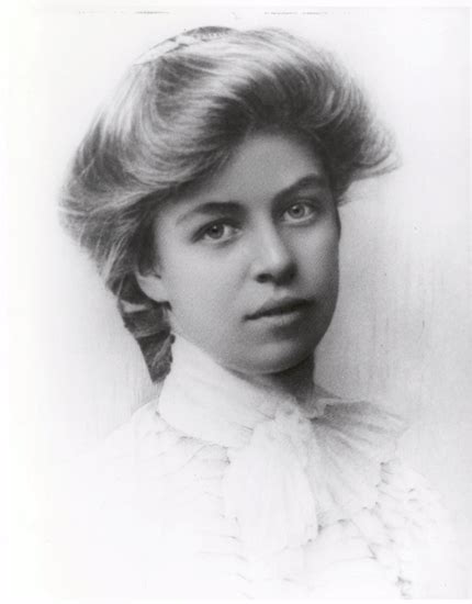 Eleanor roosevelt was born october 11, 1884 into a family of lineage, wealth, and uncommon sadness. A young Eleanor Roosevelt 1898 430 × 550 : HistoryPorn