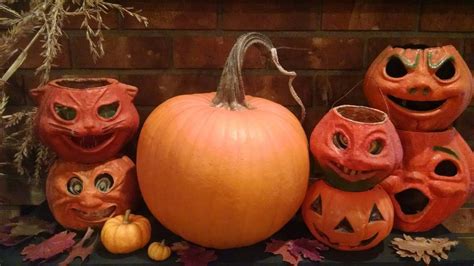 I belong to a carving group and a lot of them also have this knife. antique Halloween jack o lanterns | Halloween jack ...