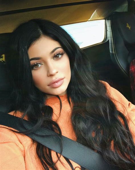 Kylie jenner ungeschminkt und ganz leger? Pinterest • @Itsjustbxth Kyle Jenner | Frisuren, Haare ...