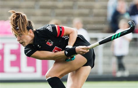 De basisnummers 2, 5 en dat meldt psv woensdag via de officiéle kanalen. De klasse druipt nog steeds van Eva de Goede af - Hockey.nl