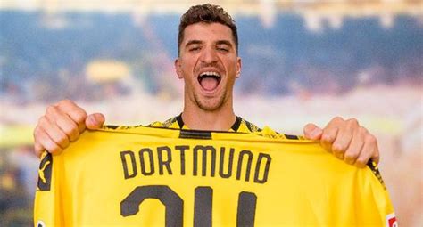 Borussia Dortmund presentó oficialmente a Thomas Meunier ...