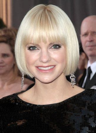 Her acting career began at the age of nine from the play danger: Anna Faris Short Hair | Blonde hair color, Hairstyles with ...