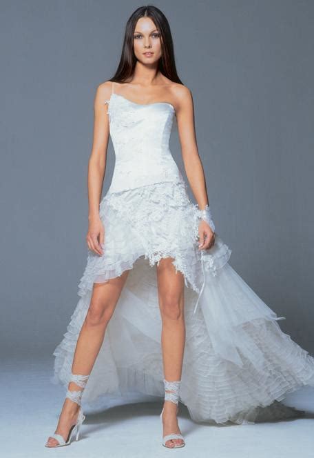 Want to show off your contemporary bridal style to the fullest extent? Wedding Organizer: Hot Trends 2009 Spring Wedding Dresses