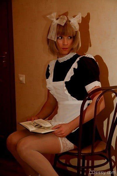 Welcome home, my sissy girl. crossdresser_475 - CDsissy.com - crossdressers and sissies