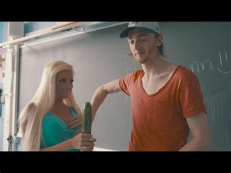 Staysman & lazz — en godt stekt pizza 03:02. Staysman & Lazz, Innertier - Lærerinna (lyrics) - YouTube