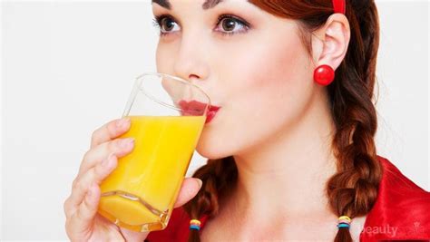 Tak cuma obat jerawat yang bisa membantu menghilangkan jerawat di wajah. Jus Buah Peredah Jerawat - 5 Obat Jerawat Yang Bisa Kamu Temukan Di Halaman Rumah Beauty Fimela ...