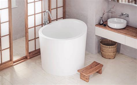 Depending on the material, freestanding tubs are slightly heavier and are usually distinguishable by the small freestanding bathtubs can run 55 inches long(4.58ft), 27 inches wide (2.25ft) with a water depth of 15(1.25ft). Aquatica True Ofuro Mini Freistehende Stein-Badewanne