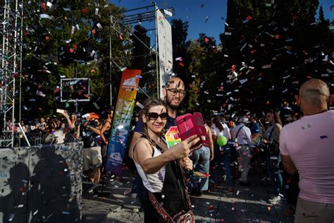 To stay informed on 2022's proceedings, we have all the latest info on athens pride 2022. Ολα όσα έγιναν στο 15ο Athens Pride- Η παρέλαση και η ...