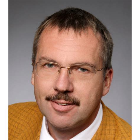 Manage your accounts and organise your transactions easily, with one click in my online banking. Ralf Michelberger - Netzwerkadministrator ...