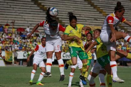 Las 'leonas' levantaron su segundo título en la historia del fútbol profesional colombiano femenino. Premios que recibirá el campeón de la Liga Femenina 2017 ...