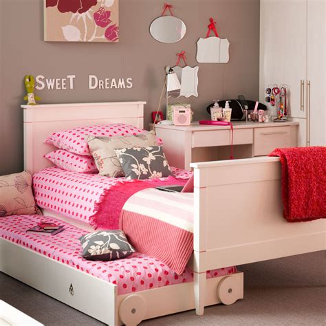 Check out this fun bunk room design , this cute girl's room and this fun tween/teen boy bedroom design. Girls bedroom ideas for every child - from pink-loving princesses to adventurous tomboys