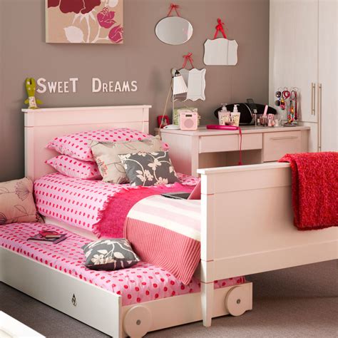 Black, white and pink combine to create a stylish and modern girls' bedroom. Girls bedroom ideas for every child - from pink-loving ...