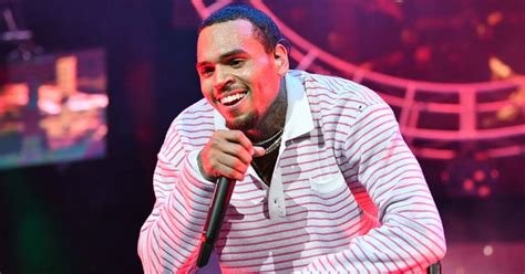 ¿te ha gustado escuchar musica de chris brown online?, compartelo hoy mismo con tus amigos y nosotros subiremos mas musicas exclusivas de musica pop se trata de un adjetivo que se aplica al arte, sobre todo al musical, orientado al consumo masivo gracias a sus características. Will Chris Brown share NSFW pics after joining OnlyFans ...