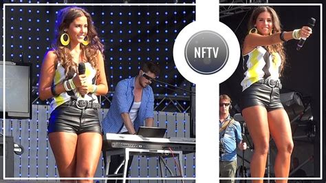 Sarah trug zu ihrer performance bei «walking on sunshine» ein recht knappes kleid. Sarah Engels - Run (DSDS-OpenAir 2013) - YouTube