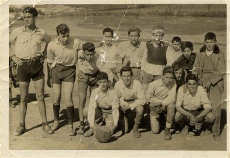 El regimiento «castillejos» era de relativamente reciente creación, siendo organizado en 1869, pero en 1931 fue fusionado con el regimiento de lanceros del rey n.º 1, que remontaba sus antecedentes a las compañías de caballería formadas en piamonte y lombardía en 1536. Equipo Futbol Castillejos 1955 - Villanueva de los Castillejos