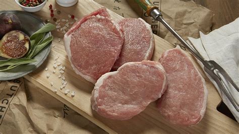 4 center cut pork chops, 1 salt, to taste, 1 black pepper, to taste, 1 garlic powder, to taste, 1 fresh or dried rosemary, 3 tbsp olive oil, 1/4 cup any white wine.i'll walk you through best pork chop cuts, pork. Boneless Center Cut Pork Loin Chops Recipe : Usually ...