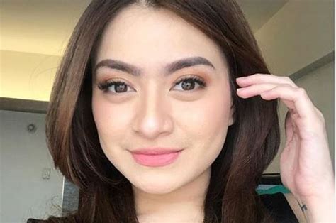 Makin romantis dengan sule pasca diisukan terlibat video syur 20 detik, nathalie holscher mengaku tak lagi kepo isi dm di instagram sang komedian. Nekat Pegang Bagian Sensitif Anak di Bawah Umur Demi Bahan ...