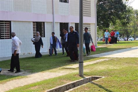 The university conducts extensive research activities in collaboration with petronas and other institutions and industries, locally and abroad, on six research focus and niche. Welcome to Universiti Teknologi Petronas (UTP)