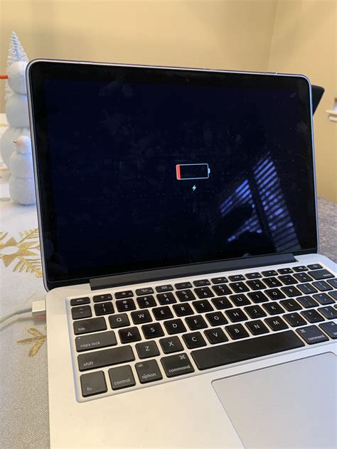 Jul 02, 2020 · if you have an older macbook pro with a magnetic charging cable, the square piece that plugs into your computer will have a light on it. Anyone have a clue as to why my Macbook (2015) is plugged ...