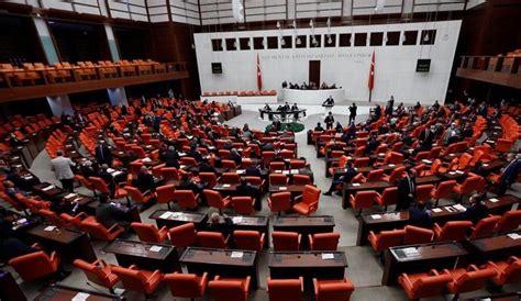Abdulkadir selvi 1964 yılında alevi bir ailede sivas/ yıldızeli'ta doğdu. Abdulkadir Selvi: Seçim sisteminde sürpriz olabilir- Artı ...