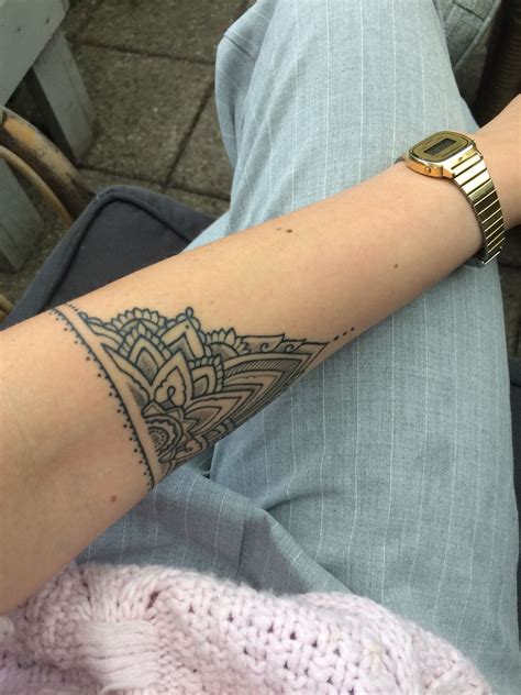 See more ideas about henna, henna style, tattoos. Pin by Jennifer Scott on tattoos | Arm band tattoo, Henna ...