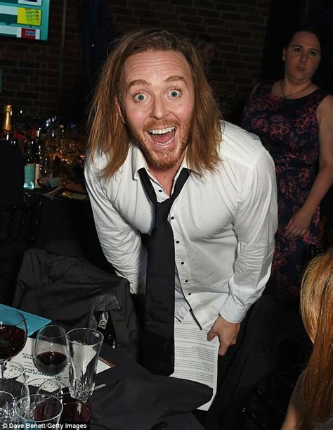 He calls over to his. Tim Minchin kicks back with Cate Blanchett at party in ...