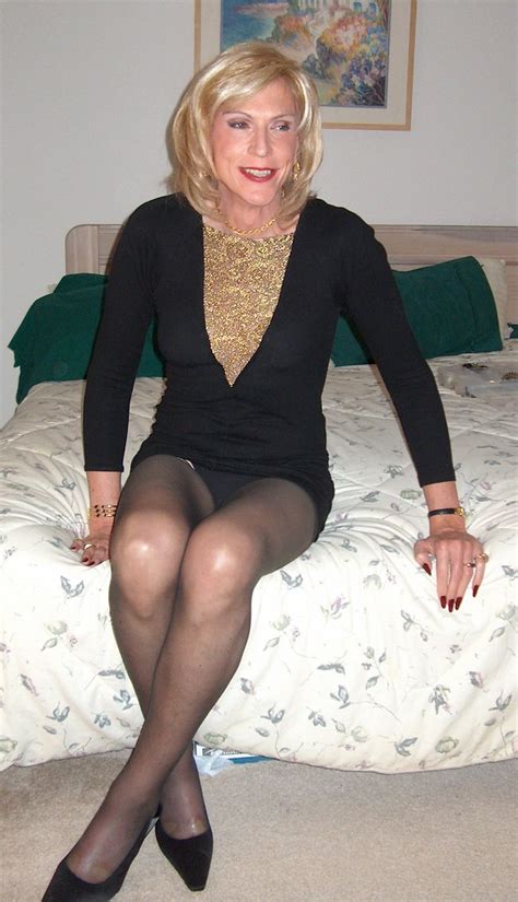 Duration any long __ medium short __. TIME HOP PHOTO | 2003 CIRCA-SEXY LADY IN BLACK WITH GOLD FRO… | Laura White | Flickr