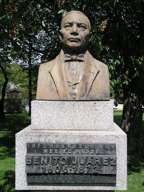 Read this biography to learn more about his one of the most important political figures of the 19th century mexico, benito juarez played the pivotal role. Fotografía estatua - presidente Benito Juárez - Fotos Para ...