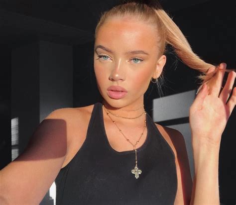 Emma ellingsen is a norwegian model, a youtube personality, and a social media sensation who is very famous for her makeup tutorials, travel blogs, and video blogs. Norveç'in Kendall Jenner'ı Olarak Gösterilen Trans Model ...