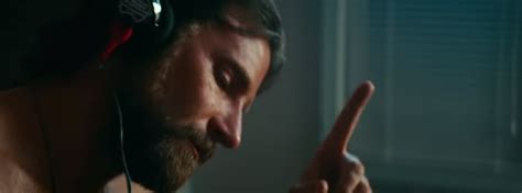 Zrodila se hvězda, a star is born je příběh o práci v showbyznysu, o muzikantech, který dala do kupy kupa scénáristů eric roth, bradley cooper, will fetters, moss hart. film_zrodila_se_hvezda_3 | RR blog