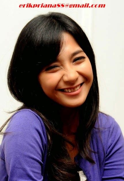 Dinda first began acting in 2001 at the age of six, in the soap opera wah cantiknya. Profil Dan Biodata Dinda Kirana, Cantik Dan Ramah - Info ...