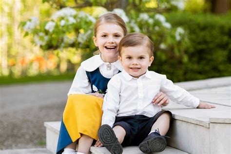 Andra ämnen som ofta förekommer i artiklar om prinsessan estelle är: Prinsessan Estelle och prins Oscars hälsning på ...