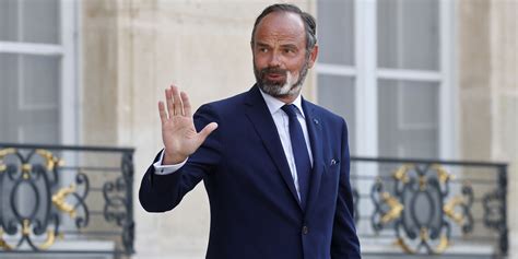 C'est un vitiligo qui provoque ces taches blanches ! "La barbe d'Edouard Philippe", la chronique de Teresa Cremisi