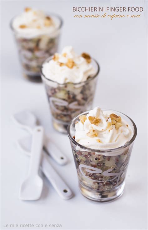 L'apericena è un mix tra aperitivo e cena, una moda in molti locali di tendenza che possiamo anche riprodurre in casa. Bicchierini finger food di quinoa