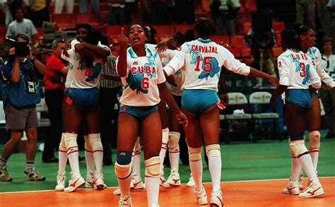 49 países participaram do gem 2018 (em 2017, participaram 54 países e a proporção de mulheres brasileira foi a 3ª maior). Brasil x Cuba no vôlei feminino - 28/10/2018 - Esporte ...