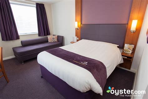We offer a complimentary shuttle to the airport, birmingham international train station and the nec, and a convenient park, stay & go package so you can leave the car at the hotel and get to your flight refreshed. Premier Inn Birmingham City Centre (New St Station) Hotel ...