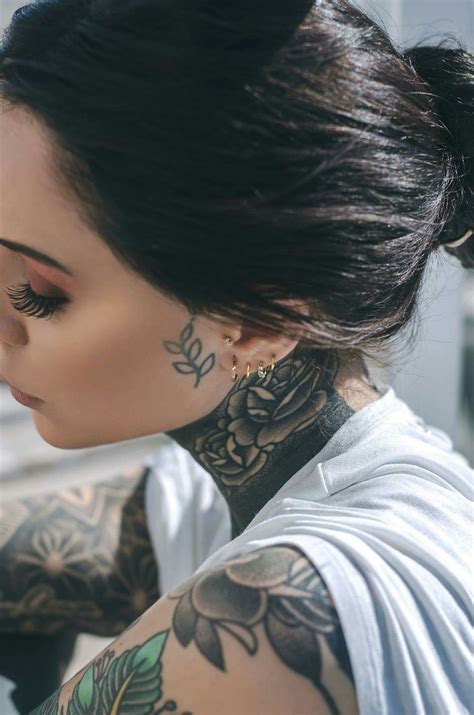 Estilo propio, tatuajes gigantes, curvas y poca ropa es el denominador común en sus publicaciones en las redes sociales y ya la consagran como una de las. Candelaria Tinelli by Dolores Gortari Fotografía ...