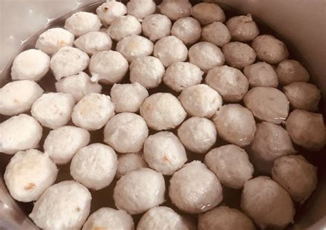 Namun, varian bakso yang paling umum di indonesia tentu saja adalah bakso sapi. Resep Masakan Bakso : - Bakso umumnya dibuat dari campuran ...