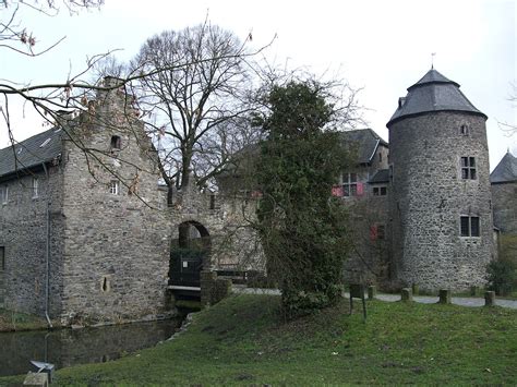 Das haus der wohnkultur präsentiert auf 3500qm eine im sauerland einzigartige ausstellung an 1984 von ferdinand flügge gegründet, steht der name haus der wohnkultur für individuelle. 20 Der Besten Ideen Für Wasserburg Haus Zum Haus - Beste ...